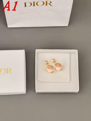 ディオール ピアス 2025SS 湿度変化に強い DIOR