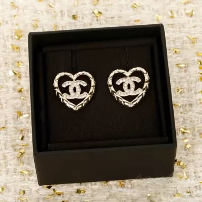 シャネル ピアス 2025SS シンプルイズベスト CHANEL