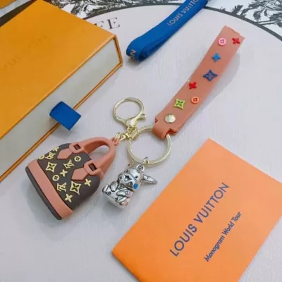 ルイヴィトン キーホルダー 2025SS シンプルイズベスト LOUIS VUITTON