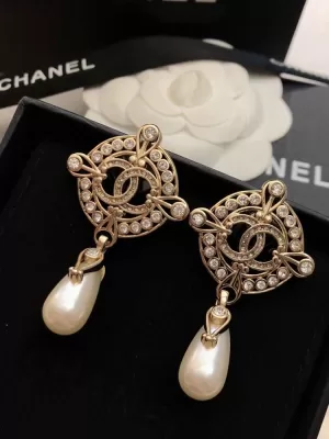シャネル ピアス 2025SS 日常使いに最適 CHANEL