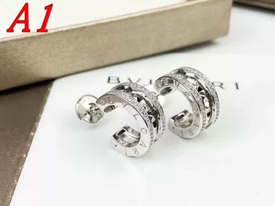 ブルガリ ピアス 2025SS 経年変化少ない BVLGARI