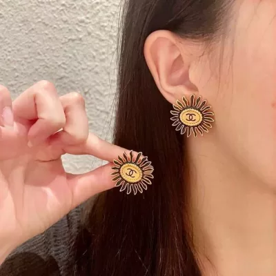 シャネル ピアス 2025SS 年代を選ばない CHANEL