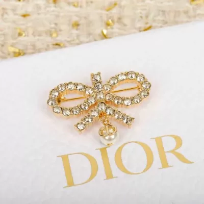 ディオール ブローチ 2025SS トレンドに左右されない DIOR