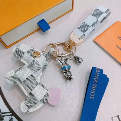 ルイヴィトン キーホルダー 2025SS 変形しにくい LOUIS VUITTON