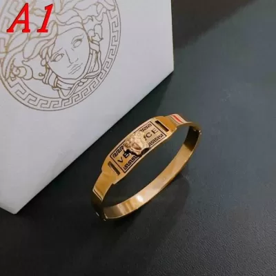 ヴェルサーチ ブレスレット/バングル 2025SS スポーツ対応 VERSACE