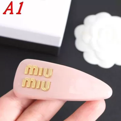 ミュウミュウ ヘアアクセサリー 2025SS 温度変化に強い MIU MIU