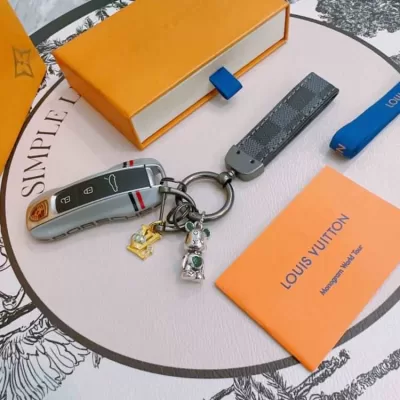 ルイヴィトン キーホルダー 2025SS 退色防止 LOUIS VUITTON