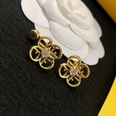 ディオール ピアス 2025SS 普遍的な美しさ DIOR