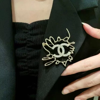 シャネル ブローチ 2025SS メンテナンス簡単 CHANEL