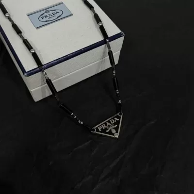 プラダ ネックレス 2025SS ひび割れ防止 PRADA