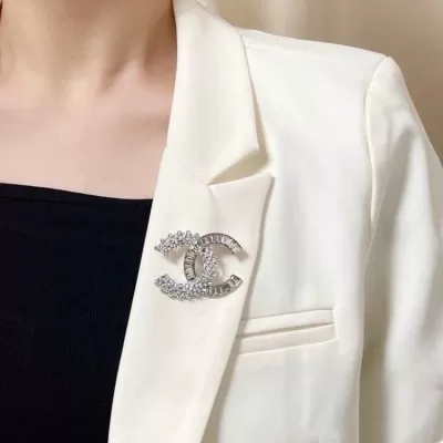 シャネル ブローチ 2025SS 洗練された耐久性 CHANEL