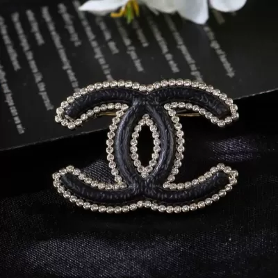 シャネル ブローチ 2025SS 何年も使える CHANEL