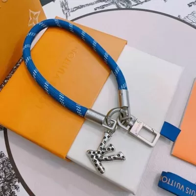 ルイヴィトン キーホルダー 2025SS イオンコーティング LOUIS VUITTON