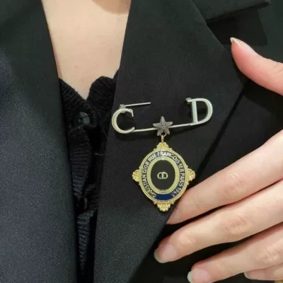 ディオール ブローチ 2025SS シーズン問わず DIOR