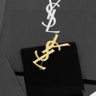 イヴ サンローラン ブローチ 2025SS 大人のベーシック YSL