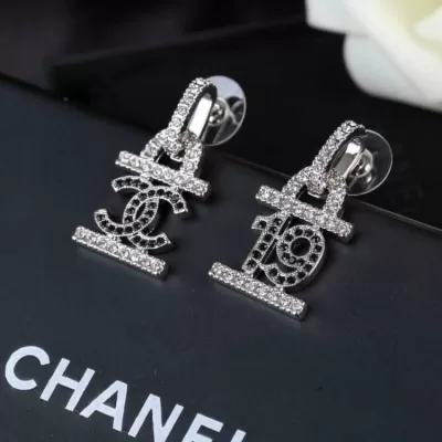 シャネル イヤリング 2025SS スタイリッシュな定番 CHANEL