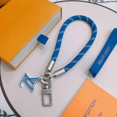 ルイヴィトン キーホルダー 2025SS 年代を選ばない LOUIS VUITTON
