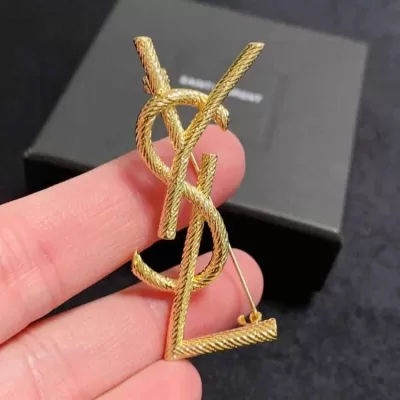 イヴ サンローラン ブローチ 2025SS 精密加工 YSL