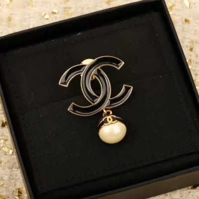 シャネル ブローチ 2025SS 発色持続 CHANEL