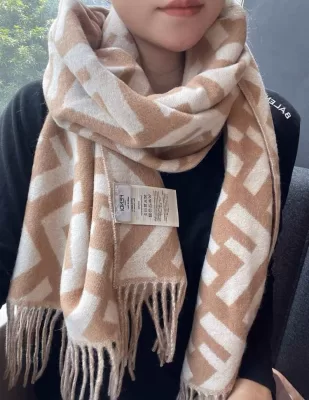 2025FW フェンデイ ショール ネット限定 男女兼用