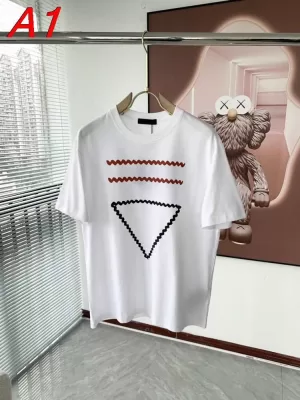 今季新作 プラダ 【アメカジ】 ヴィンテージ風Tシャツ ワークスタイル 着回し自在
