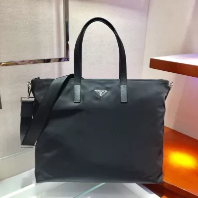 個性派さん2026新品プラダメンズバッグ