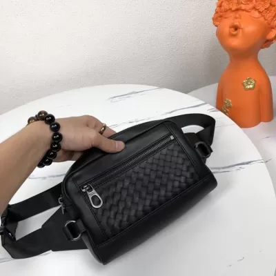 セール価格2026新品ボッテガヴェネタメンズバッグ