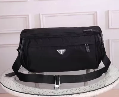 少量入荷☆限定モデル2026SSプラダメンズバッグ