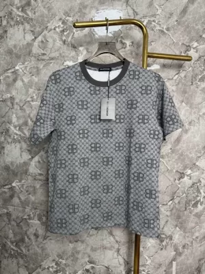 2026年トレンド バレンシアガ 【エモーショナル】 アーバンシックTシャツ リラックスムード 着回し自在
