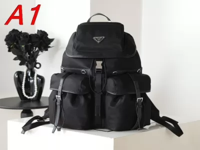 春夏のトレンドアイテム2026新品プラダメンズバッグ
