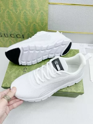 2026発売中！【Gucci】スリッポン GGキャンバス ウェブストライプ グレー×レッド ストリート