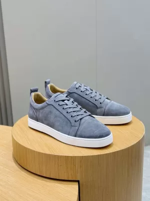2026発売中！【Christian Louboutin】スニーカー スエード シンプル グレー×白 デイリー