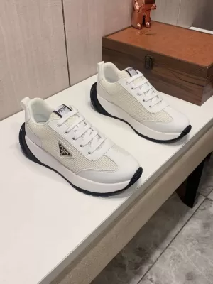 2026新作登場！【Prada】チャンキースニーカー メッシュ×レザー 金三角标识  White カジュアル