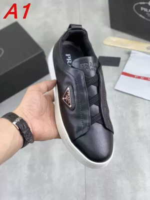 【Prada】スニーカー 光沢レザー 隠し绳带 Black カジュアル