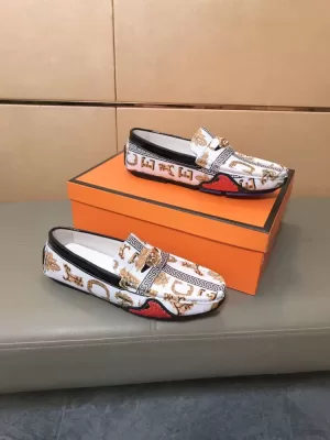 2026入荷しました【Versace】ローファー レザー メダリオンヘッド 金鍵巻柄 白×黒×ゴールド フォーマル
