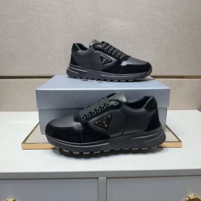 2026新作【Prada】スニーカー レザー×スエード トライアングルロゴ Black カジュアル