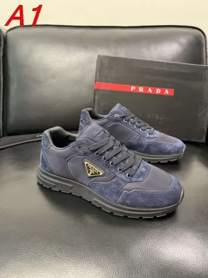 2026新作登場！【Prada】スニーカー スエード×化了 金色三角标 ネイビー× Black カジュアル