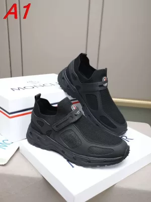 2026入荷しました【Moncler】スリッポン ニット×レザー 魔术贴装饰 山峰ロゴ :black デイリー