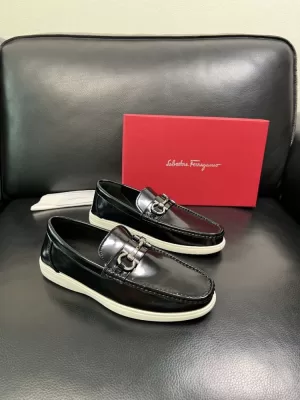 2026入荷【Ferragamo】ローファー パテントレザー × 光沢  黑  马衔扣 ビジネス FERR-