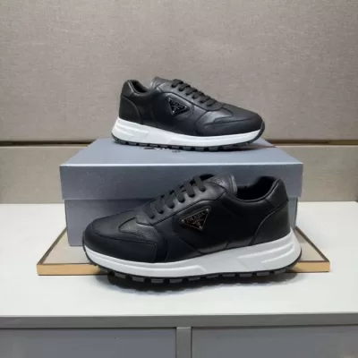 2026新作【Prada】スニーカー レザー×皮革 三角标识 Black× White カジュアル