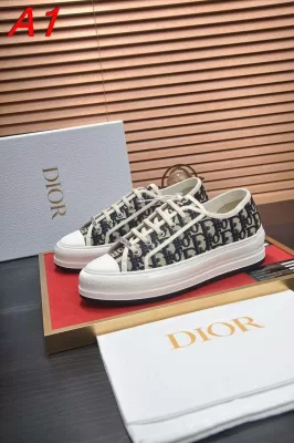 2026入荷しました【Dior】スニーカー キャンバス×レザー CD柄 白底 ネイビー×ホワイト カジュアル