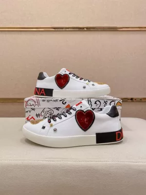2026新作【Dolce & Gabbana】スニーカー レザー 金铆钉×ハート DG柄 ホワイト×バーガンディ カジュアル