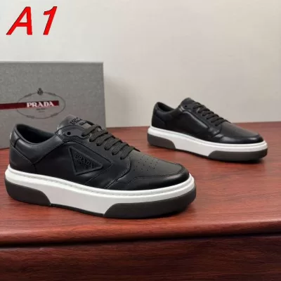 2026新作【Prada】スニーカー 光沢レザー 倒三角标识 Black× White カジュアル