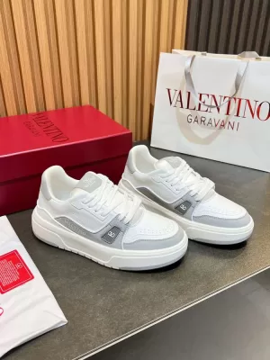 2026発売【Valentino】スニーカーレザー VALENTINO Logo 透气孔 白×グレー カジュアル
