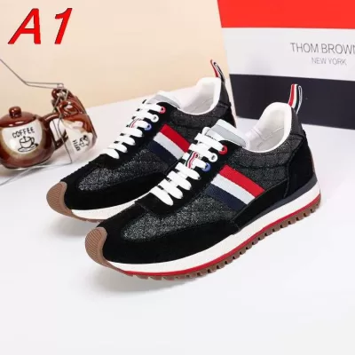 2026発売中!【Thom Browne】スニーカー レザー 闪光×キルティング Black×トリコロール カジュアル