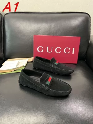 2026発売【Gucci】スリッポン レザー  비즈装飾 ベージュ×バーガンディ パーティー
