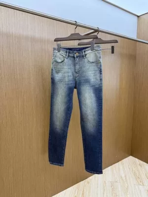 ルイヴィトン 2026 【春夏新作】デニムパンツ 味わい深い風合い 高級感あふれる 着回し抜群 万能アイテム