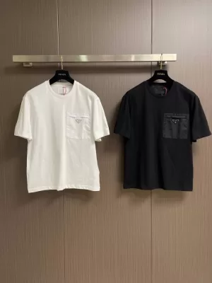 2026 プラダ 夏新着 ロゴポケット クルーネック半袖Tシャツ ゆったりドロップショルダー ブランド コピー