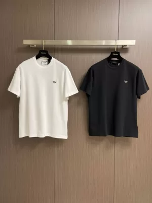 2026 プラダ 夏新着 トライアングルロゴ シルケットコットン クルーネック半袖Tシャツ 洗濯耐久性抜群 ブランド コピー