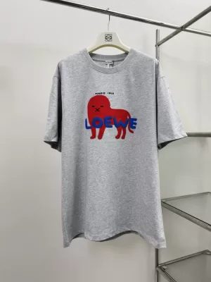 2026 ロエベ 夏新着 レタリング刺繍 クルーネック半袖Tシャツ 柔らか肌触り型崩れなし ブランド コピー